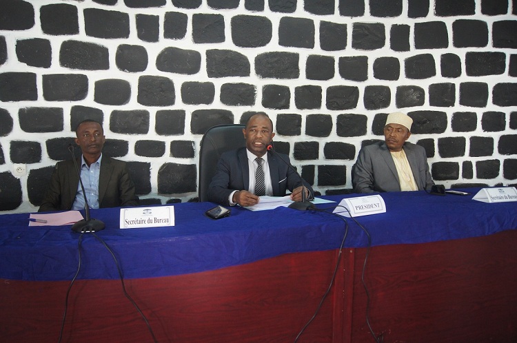 image Session ordinaire du Conseil de l’île de Ngazidja Le Conseil ouvre une enquête aux travaux publics et à la GDI de l’île